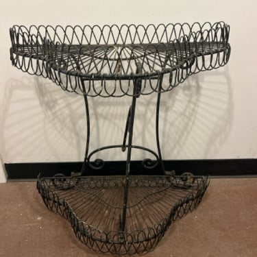 Demilune Wire Planter