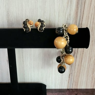 Vintage Wooden Bead Bracelet and Earrings 