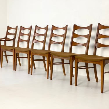 Set of Six (6) Lane Rhythm Ladder Back Dining Chairs, Circa 1960s - *Please ask for a shipping quote before you buy. 