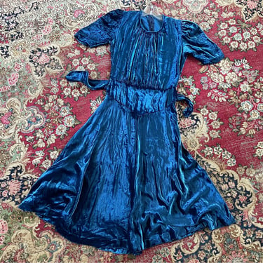 True vintage 1940’s blue velvet dress, XS 