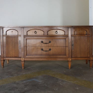 AVAILABLE to CUSTOMIZE**Mid Century Credenza//Vintage Media Console//Refinished Dresser//Painted Sideboard 