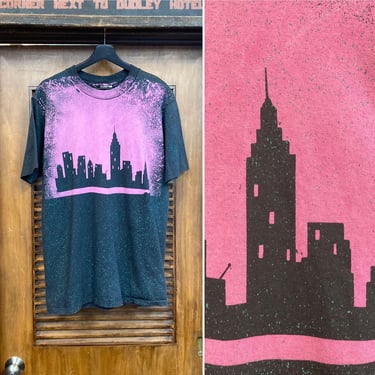 Vintage 1990’s Black x Pink City Skyline Art Tee Shirt, 90’s T Shirt, 90’s Splatter Print, 90’s Graffiti, Vintage Clothing 