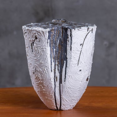 BEVERLY MORRISON WHITE VESSEL WITH GOLD