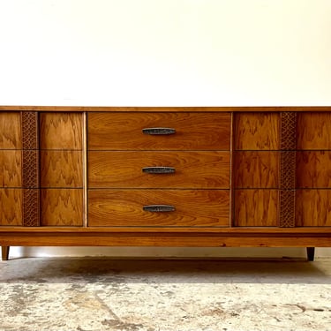 Vintage 1960s Mid Century Modern 9 Drawer Dresser by Stanley 