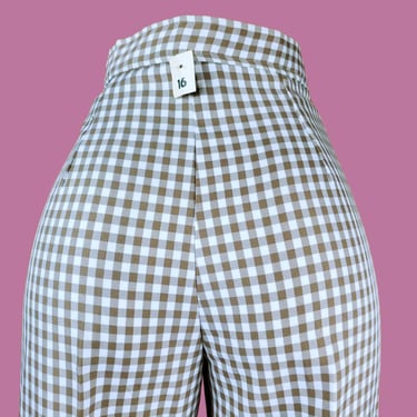 DEADSTOCK gingham 70s pants. Polyester high rise wide leg liesure wear. 1970s checkered pants in taupe & white. (30 x 30) 
