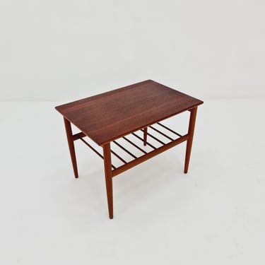 Midcentury Swedish teak coffee side table by Yngvar Sandtröm for Säffle Möbelfabrik, 1960s 