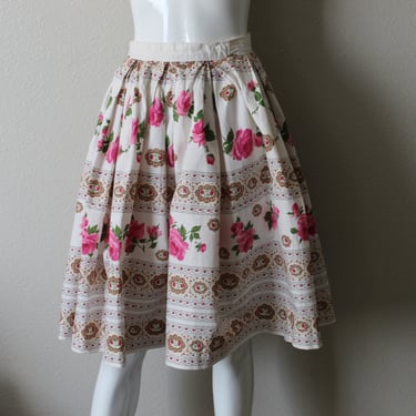 Vintage 50s Skirt Novelty Cabbage Rose Print Cotton Vintage Circle skirt // Pinup Girl 