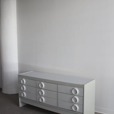 White dresser by Giovanni Maur for Treco
