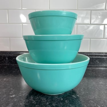 Vintage Pyrex Turquoise Mixing Bowl Set of 3 | 403, 402 & 401 Pyrex Vintage Nesting Mixing Bowls | Pyrex Opalware Blue White Pyrex Bowl 1950 