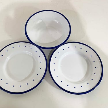 Vintage Blue White Enamel Small Plates Bowl Set of 3 Rustic Camping Bowls Plate Enamelware Retro Kitsch Kitchen Hygge 1970s 
