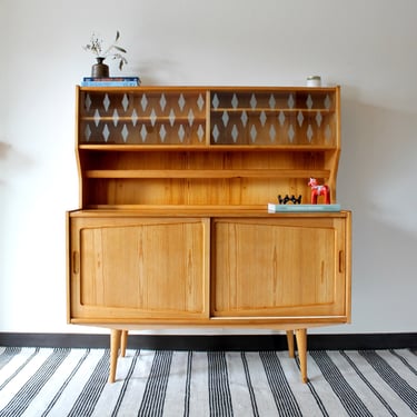 Swedish Hutch in Pine