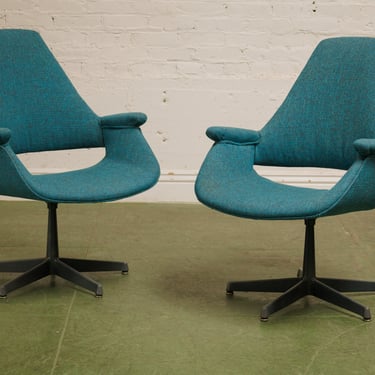 Arthur Umanoff Original Swivel Chair