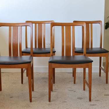 Set of Four Linde Nilsson Mid Century Danish Modern Dining Chairs 