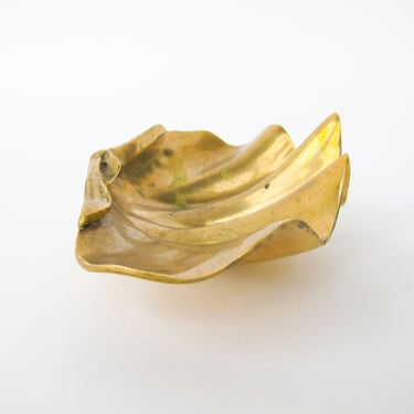 NEW - Large Vintage Brass Shell Bowl 
