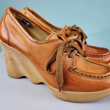 1970s high wedge loafers. Hi-Ups by Joe Famolare. Wavy wedges. Brown leather. Iconic Famolares.(Size 7.5) 