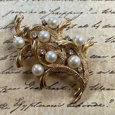 Trifari pearl brooch vintage gold branch rhinestone signed pin 