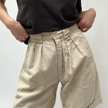 Faded Vintage Woven Khaki Pleated Short
