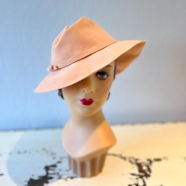 Lake Cuomo Adventures - Vintage 1940s WW2 Shell Pink Wool Felt Fedora Handmade by Edith Fetherston 