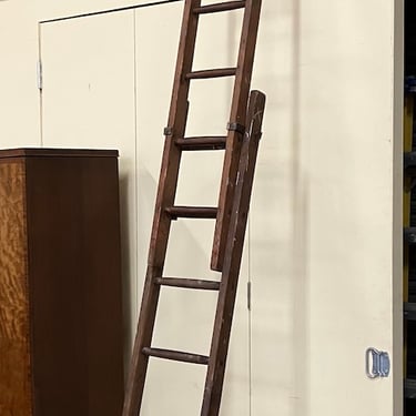 Item #DMC355 Antique Extending Pole Ladder