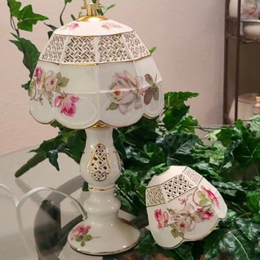 Vintage Vanity Lamp Roses with Matching Night Light 