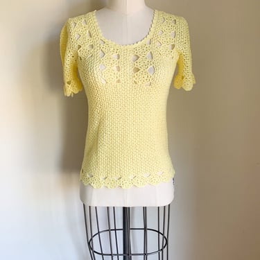Vintage 1980s Pastel Yellow Crochet Sweater Blouse / XS-S 