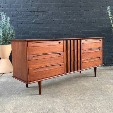 Mid-Century Modern 9-Drawer Dresser by American of Martinsville, c.1960’s 