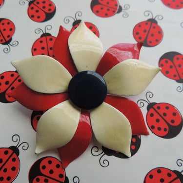mod enamel flower pin 1960s red white and blue daisy brooch 
