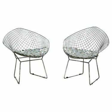 Contemporary Modernist Pair of Bertoia Style Diamond Chrome Wire Accent Chairs 