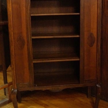 Small China Cabinet w Open Face