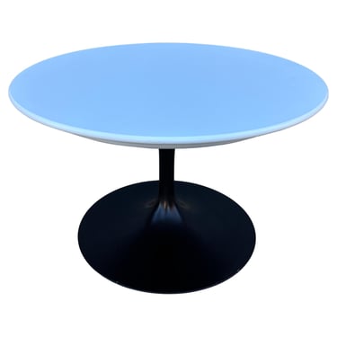 Eero Saarinen for Knoll 24