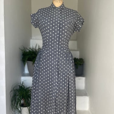 Sweet Early 1940s Rayon Gab Grey and White Dotted Dress Details Zip Front 36 Bust 