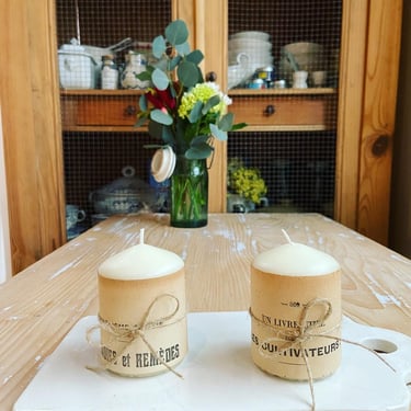 Beautiful set of 2 vegan wax candles embellished with vintage French papers 