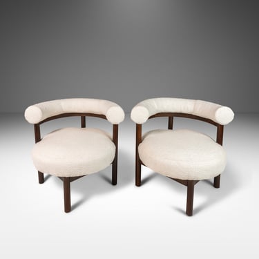 Set of Two ( 2 ) Barrel Back Lounge Chairs in Walnut & White Bouclé After Nanna Ditzel, USA, c. 1968 