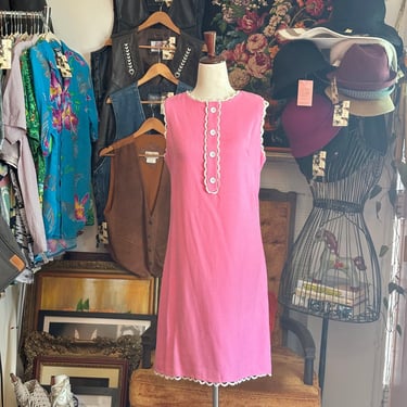 vintage 50's pink shift dress with scalloped trim 