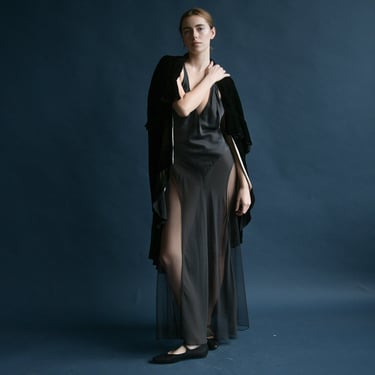 3330o / 1930s black silk velvet ruffle opera cape 