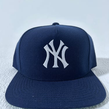 New York Yankees Navy Snapback Hat