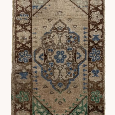 Vintage Turkish Mini Rug No. 555 | 1'10 x 3'3