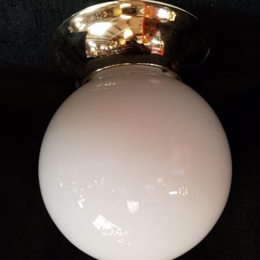Vintage Single Bulb Flush Mount Ceiling Light with Faux Milk Glass Globe H6.75 x D5.5