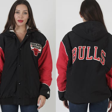 80s Chicago Bulls Starter Jacket / 90s NBA Basketball Black Puffy Coat / Micheal Jordan Bomber Style / Mens NBA Size Large L 