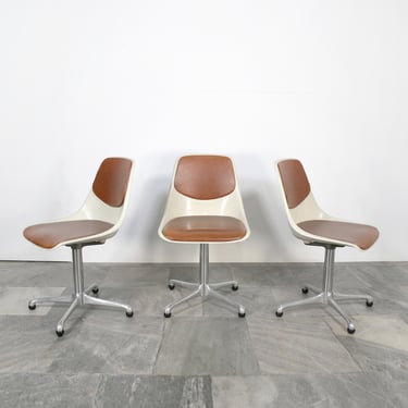 Price per Piece Vintage Konrad Schäfer Inter Lübke Set-Line Ivory White Rusty Leatherette Shell Chair Space Age Dining Set Atomic Era Desk 