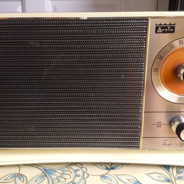 VINTAGE Arvin Transistor Radio 
