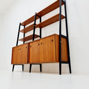 Danish freestanding Midcentury vintage bookshelf system / bookcase teak by Bengt Ruda, 1960s 