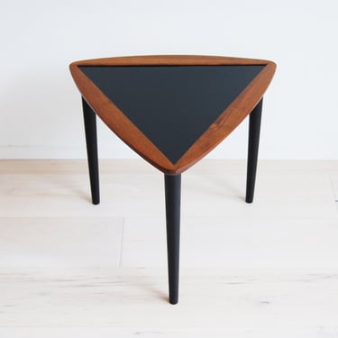 Mid Century Modern Urthur Umanoff Walnut Triangular Side Table with Black Laminate Top 
