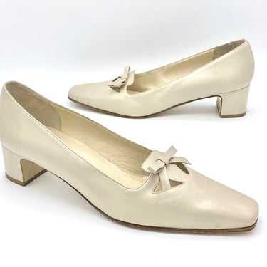 Vintage 1990s does 60s Mod Bone Leather Pumps, Rangoni Handcrafted Italian Made Heels, Mod Retro Style, US Size 9 1/2 Narrow 