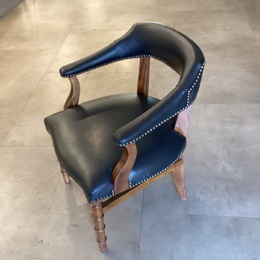 Barrel Back Club Chair