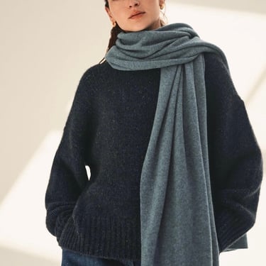 White + Warren | Cashmere Travel Wrap in Bluestone Heather