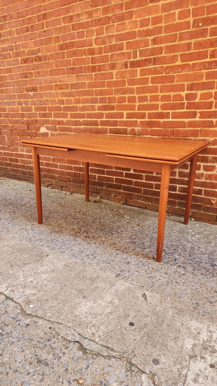 ST1024002 Danish Teak Expandable Table