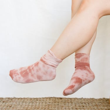 terracotta tie dye organic cotton socks ~ dyed with madder ~ 