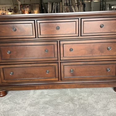 Ashley Furniture 7 drawer Dresser