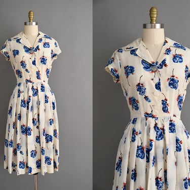 vintage 1950s Dress | Blue Rose Floral Print Pleated Full Skirt Dress | Large 